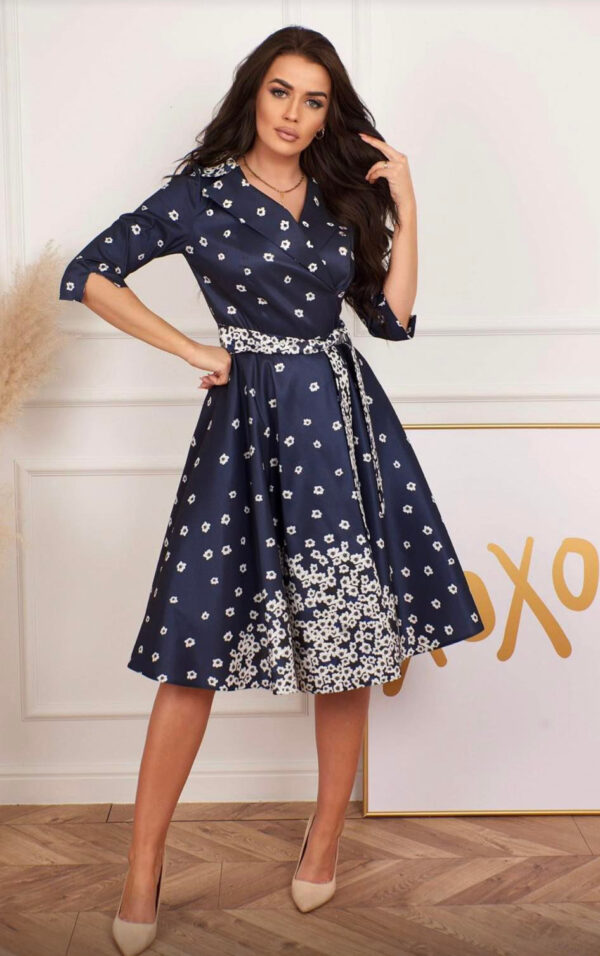 Margó ruha ( sötétkék alapon mintás )