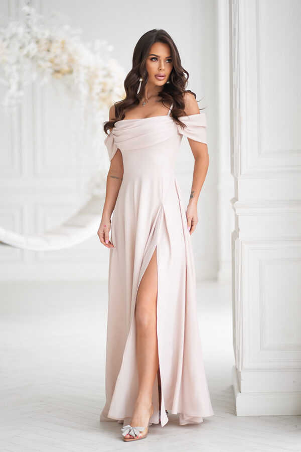 Elegáns ejtett vállú bézs ruha